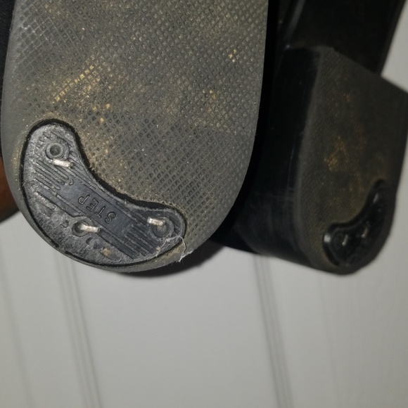 GORGEOUS LACE UP THE BACK  BOOTS - Picture 4 of 6